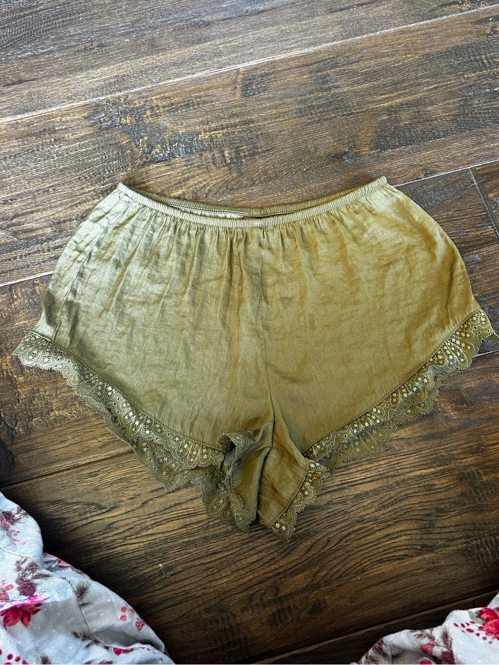 Auden Olive Lace-Trim Sleep Shorts